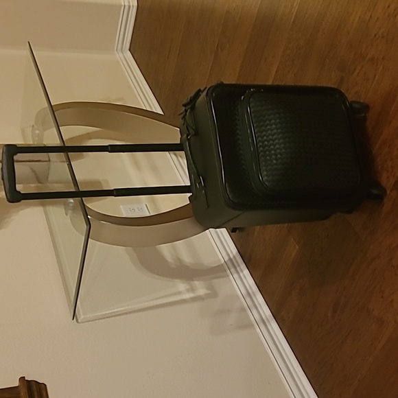 💕💯Authentic Bottega Veneta Luggage💕 - Picture 16 of 17